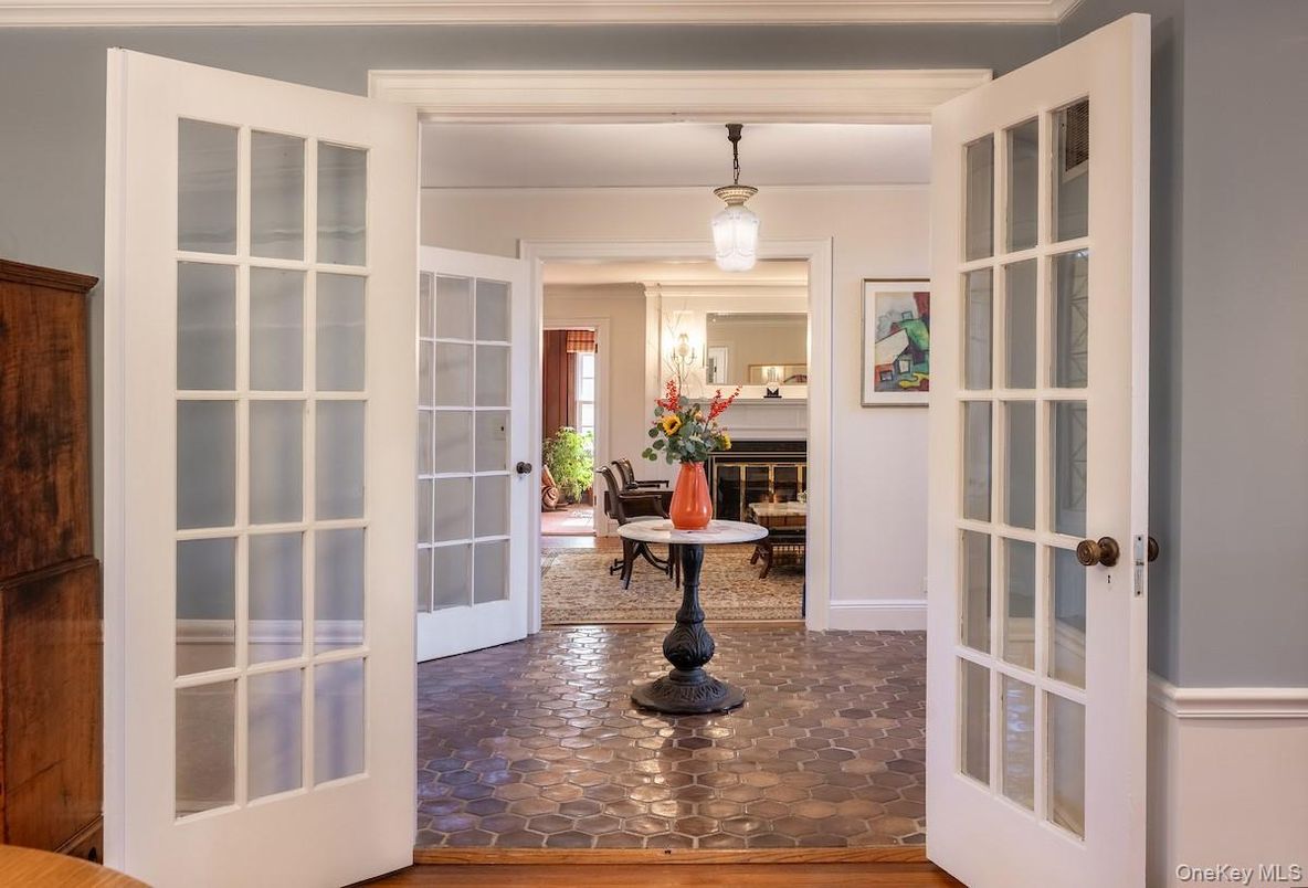 Fireplace, Interior, Pendant Lights