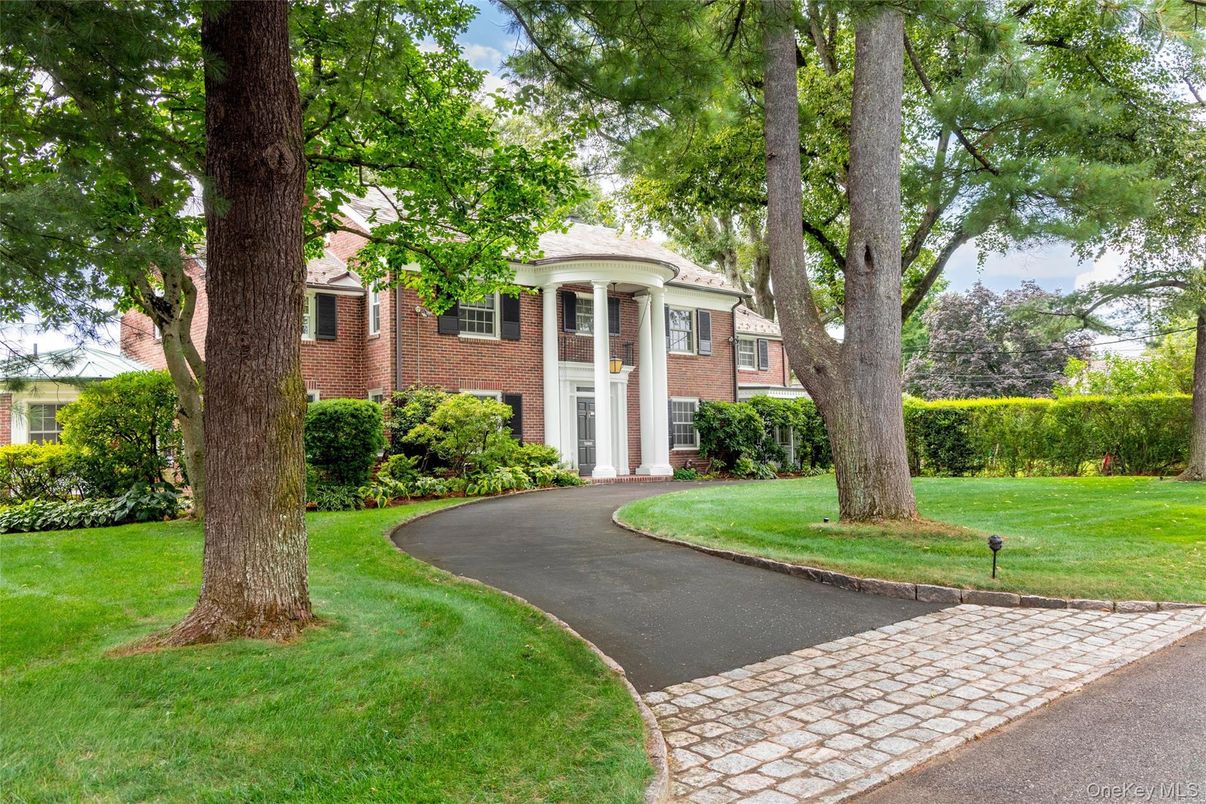 Backyard, Exterior, Facade, Brick Facade, Georgian