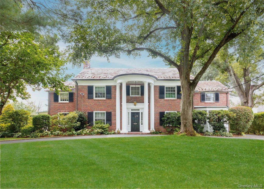 Backyard, Exterior, Facade, Brick Facade, Georgian