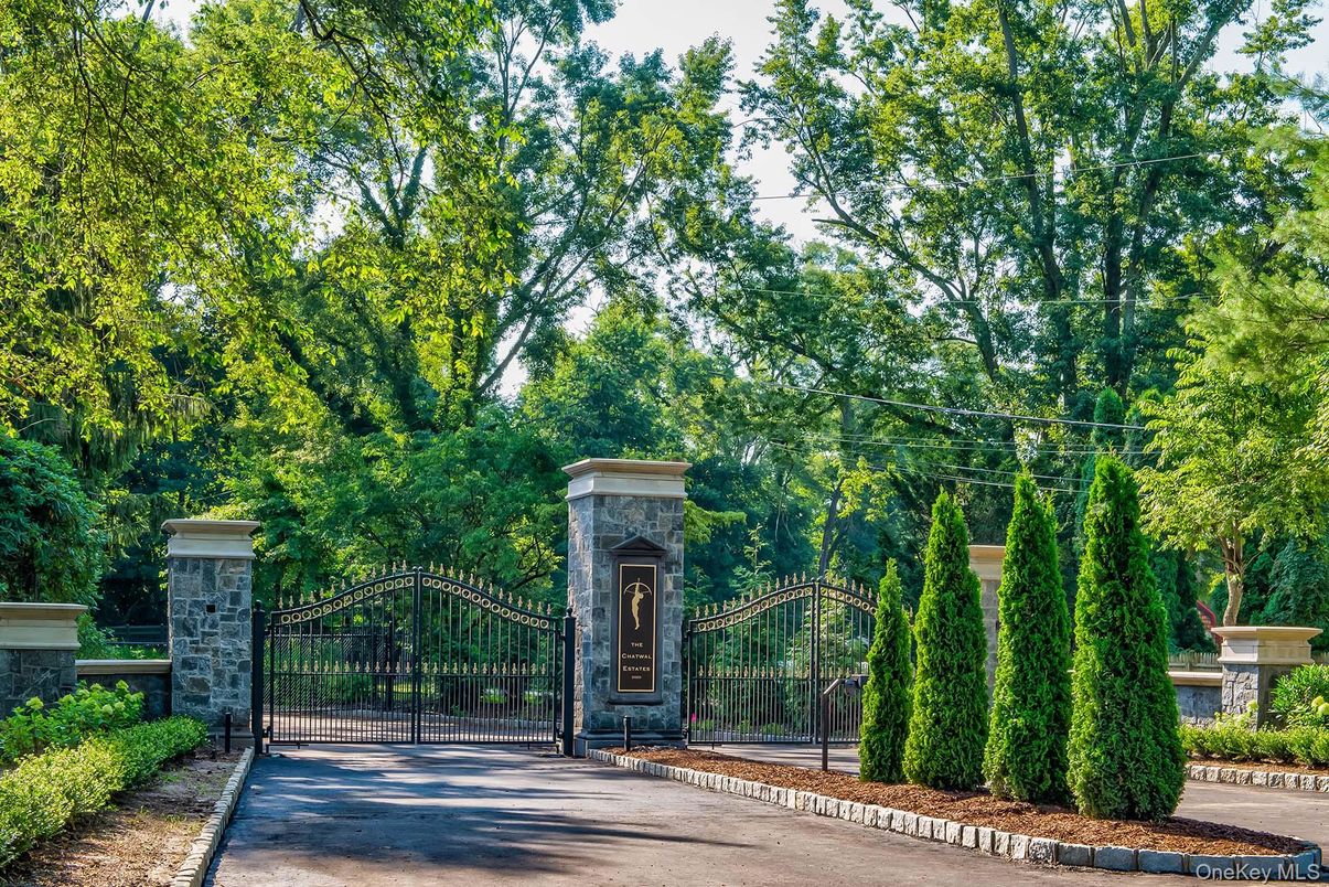 Exterior, Facade, None