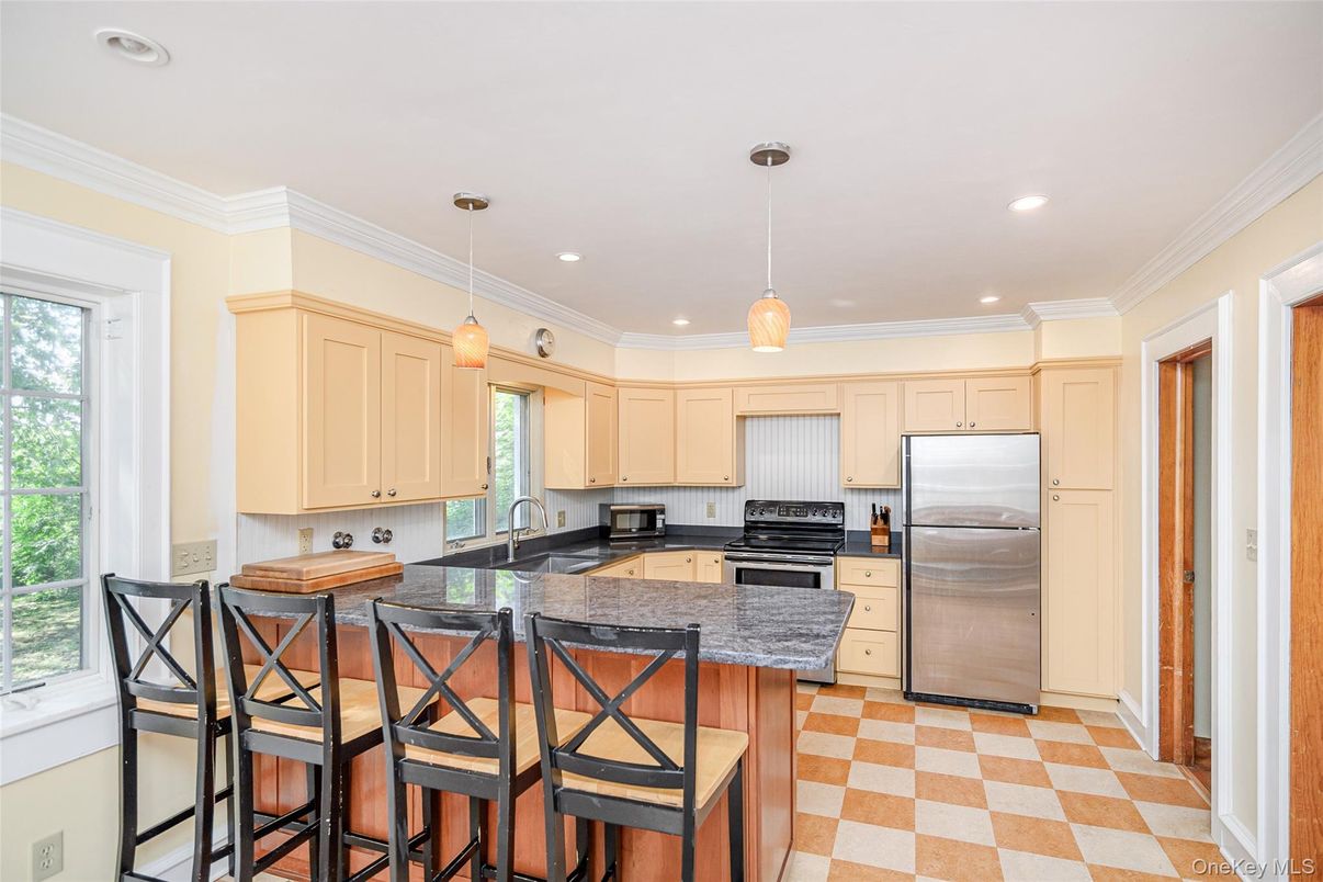 Interior, Kitchen, Pendant Lights, Recessed Lighting, Stainless Steel Appliances