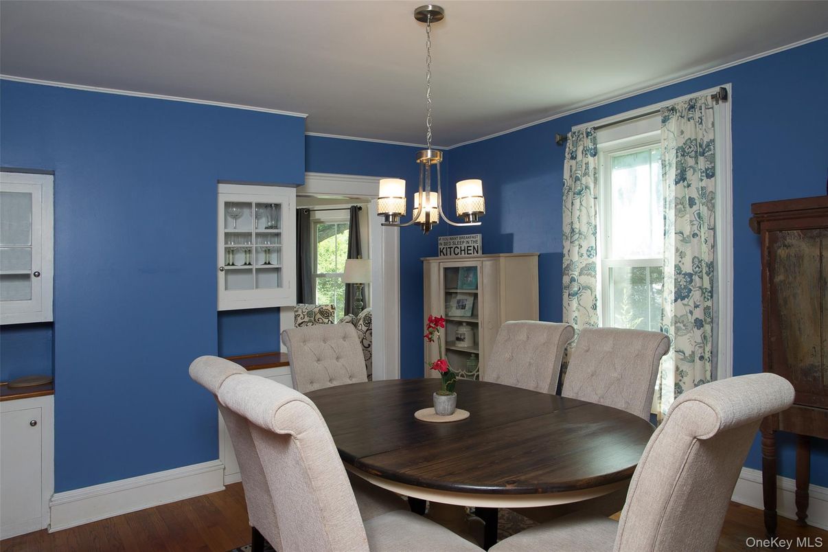 Chandelier, Dining room, Interior, Pendant Lights, Wood Texture Flooring