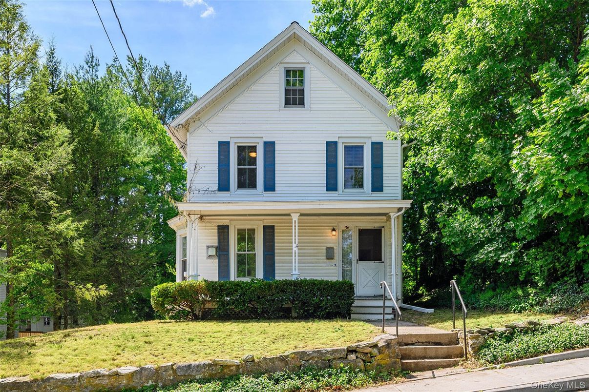 Exterior, Facade, Queen Anne Victorian