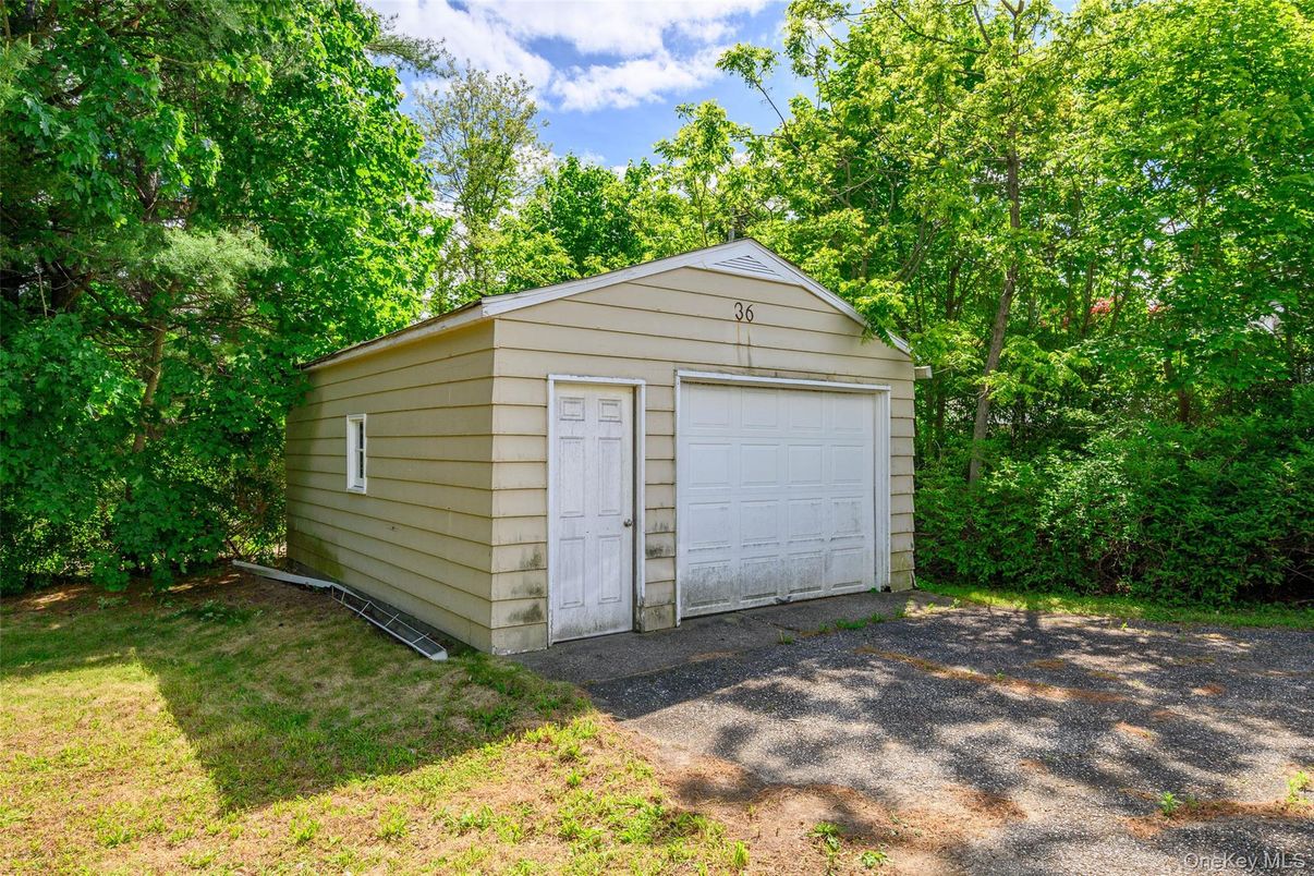Detached Garage, Exterior