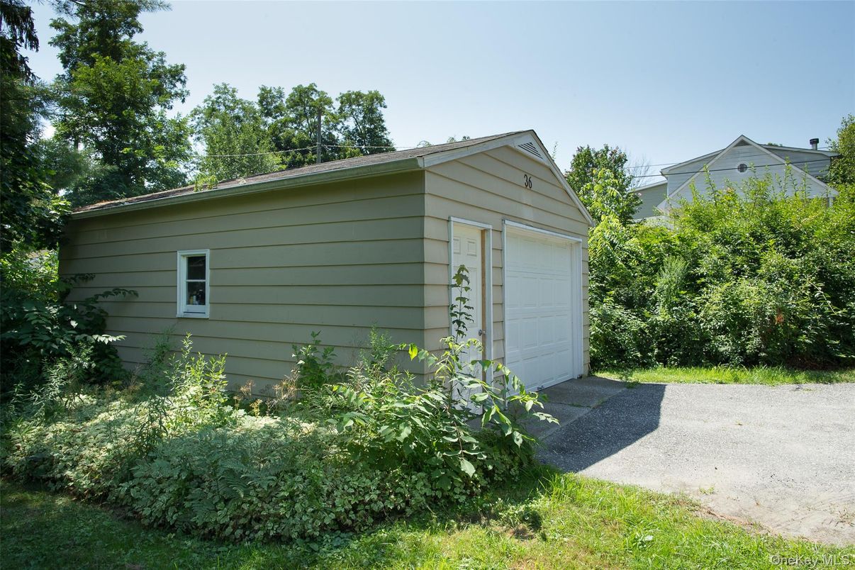Detached Garage, Exterior