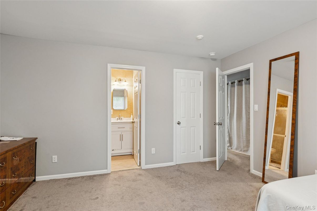 Bathroom, Empty room, Interior