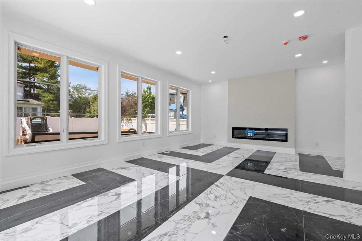 Empty room, Interior, Marble, Recessed Lighting