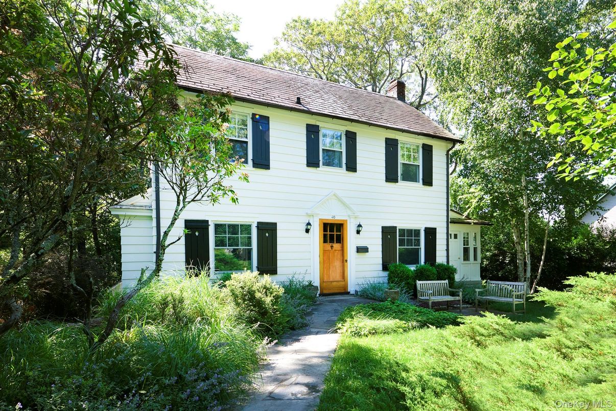 Exterior, Facade, Georgian