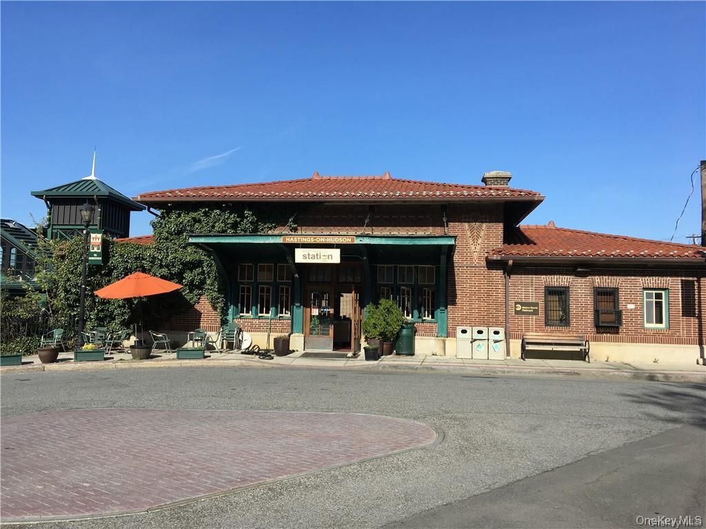 Exterior, Facade, Brick Facade, Mediterranean