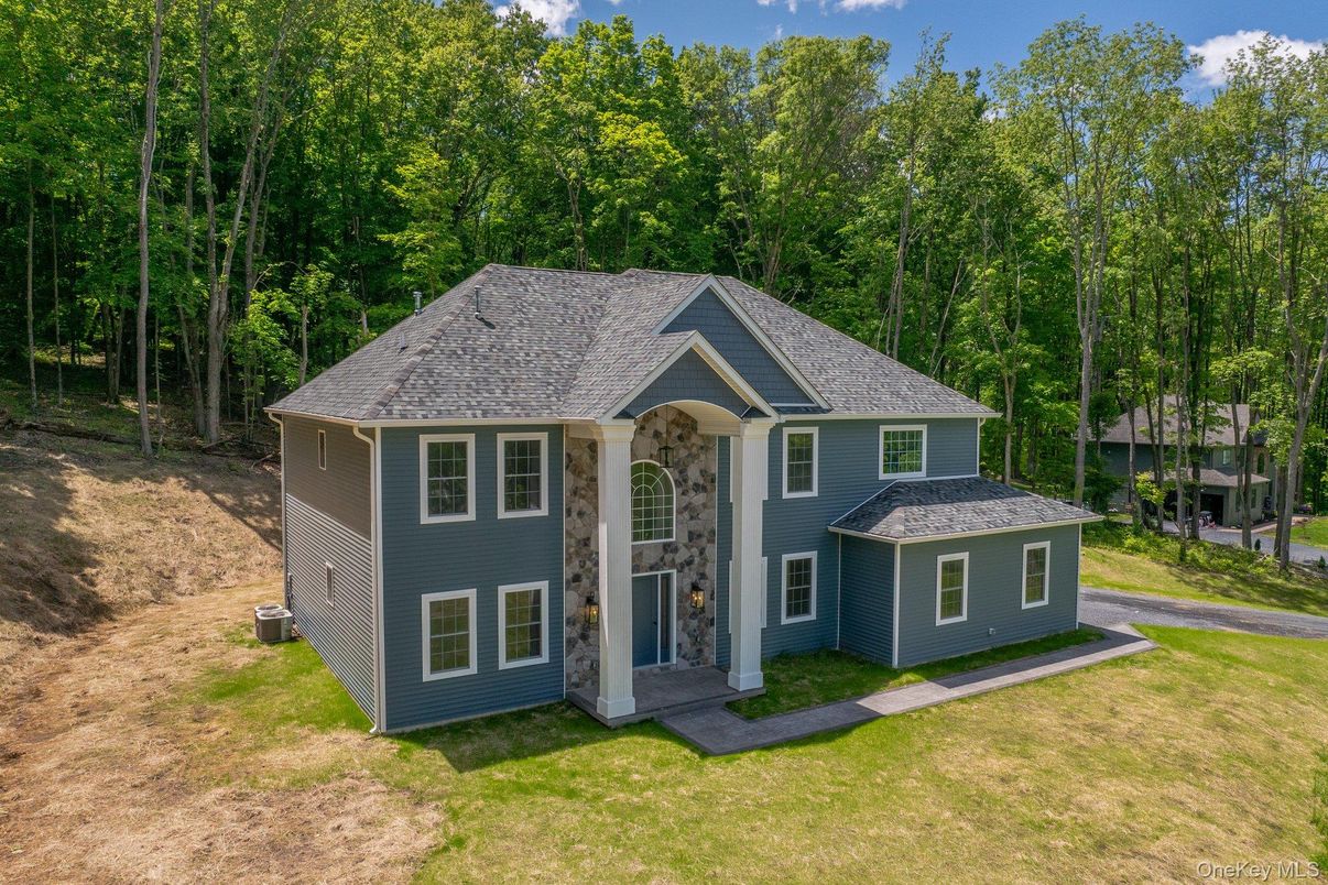 Exterior, Facade, Georgian