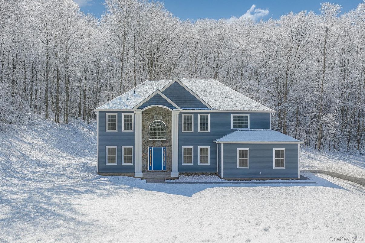 Exterior, Facade, Georgian