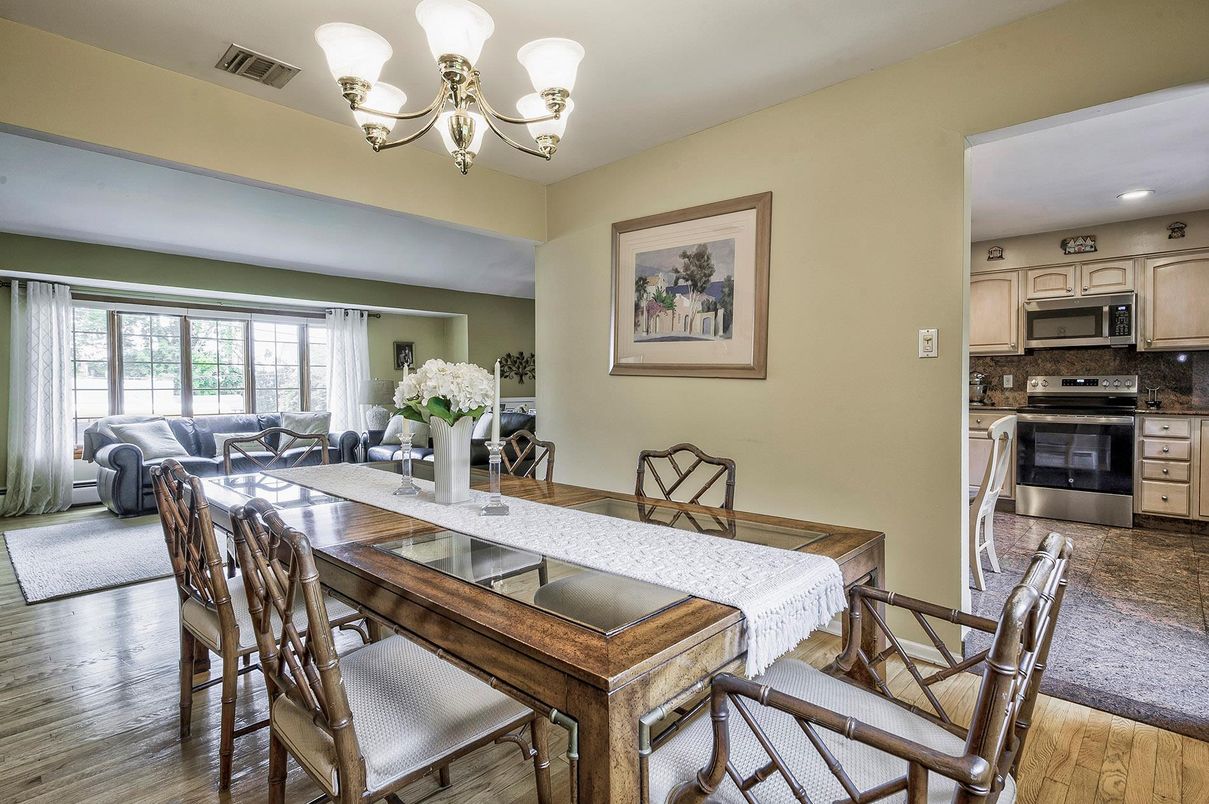 Chandelier, Dining room, Interior, Kitchen, Recessed Lighting, Stainless Steel Appliances, Wood Texture Flooring