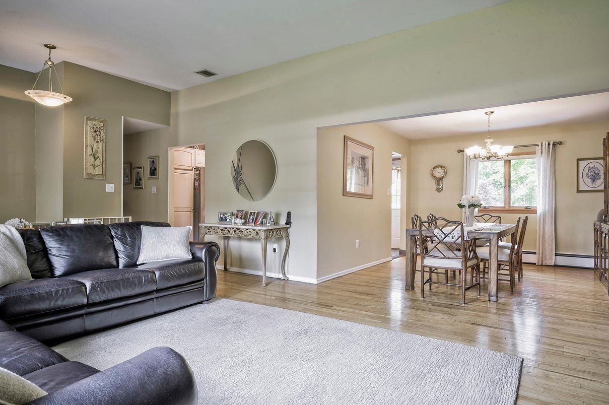 Chandelier, Dining room, Interior, Pendant Lights, Wood Texture Flooring