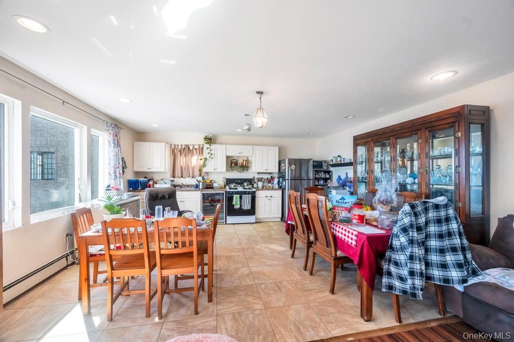 Dining room, Interior, Kitchen, Recessed Lighting