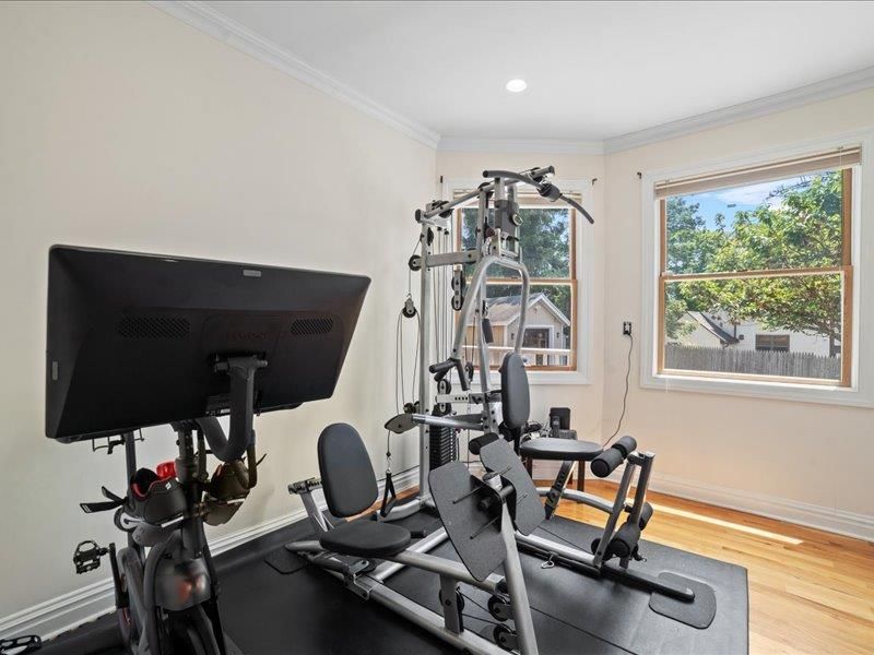 Fitness Equipment, Interior, Recessed Lighting, Wood Texture Flooring