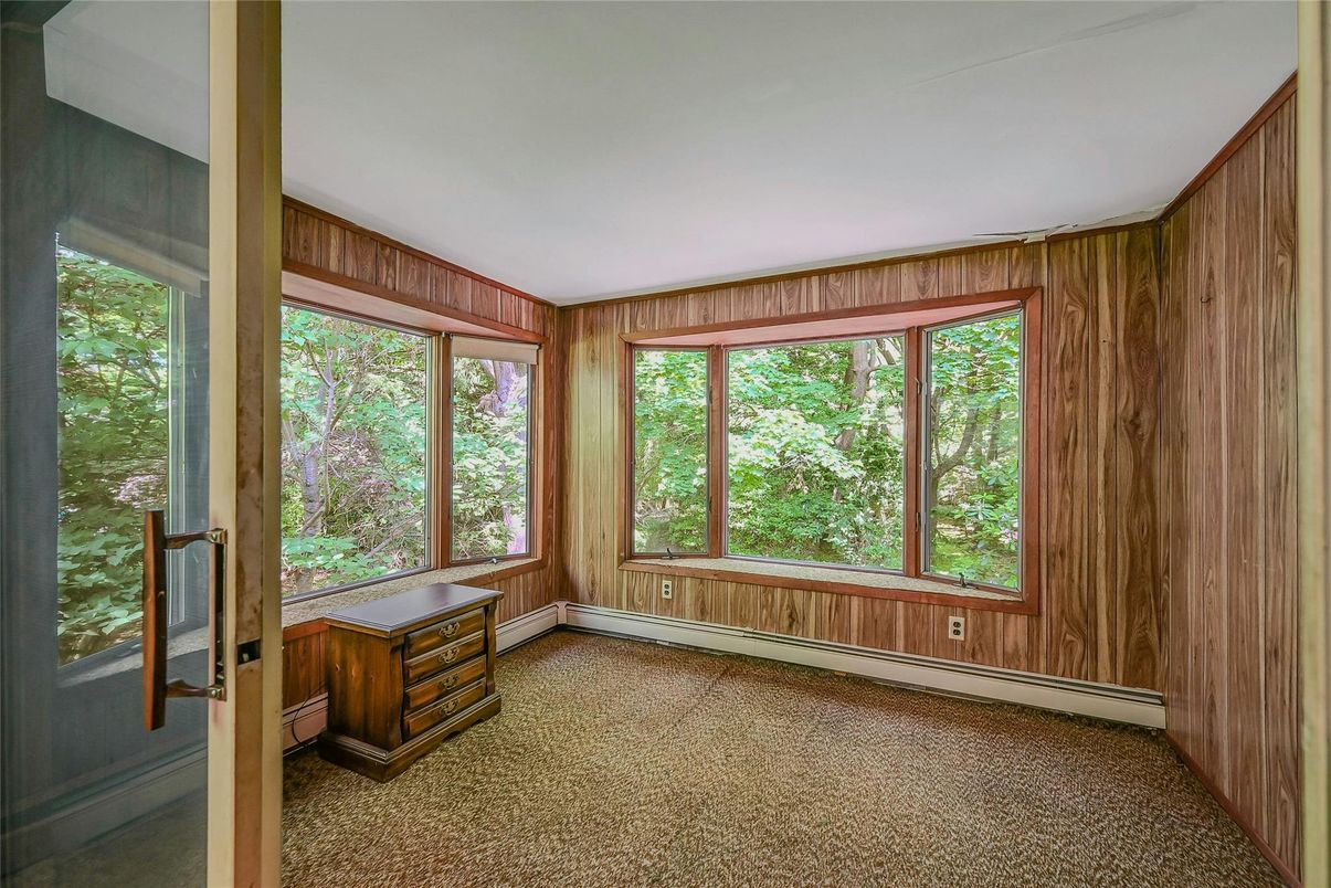 Empty room, Interior, Sun Room, Wooden Walls