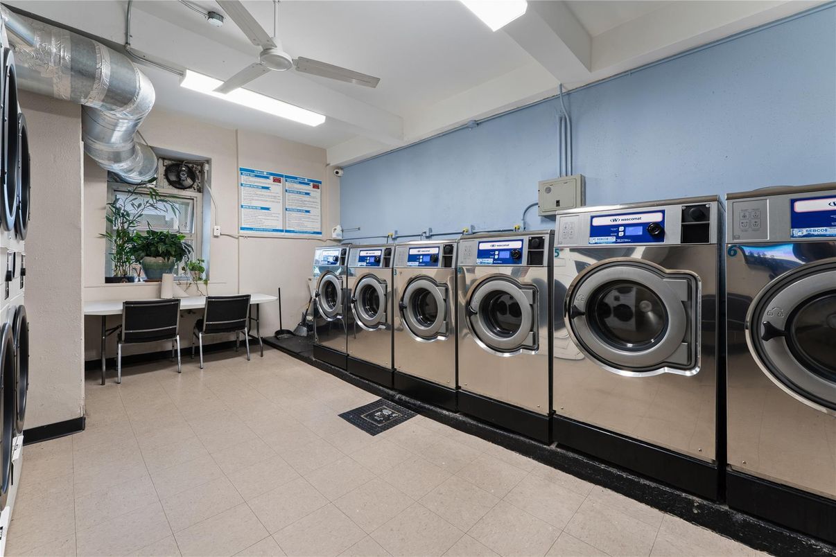 Dining room, Interior, Washer