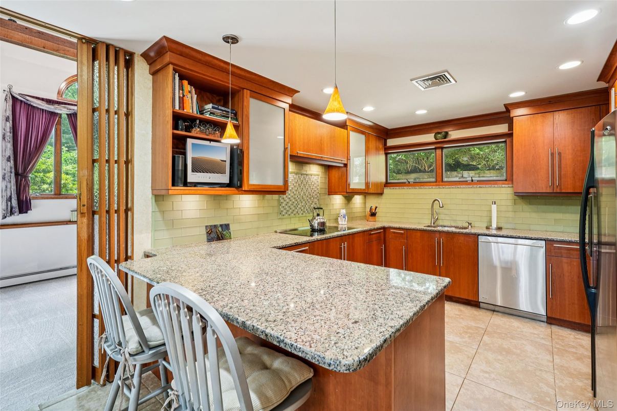 Interior, Kitchen, Pendant Lights, Recessed Lighting, Stainless Steel Appliances