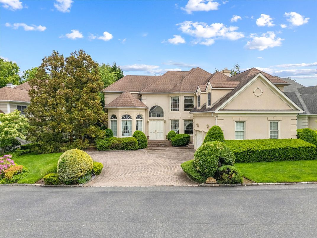 Exterior, Facade, French Provincial