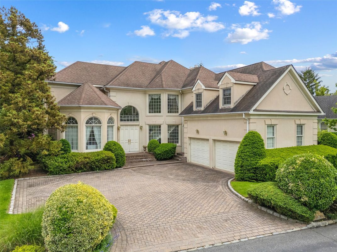 Attached, Exterior, Facade, French Provincial