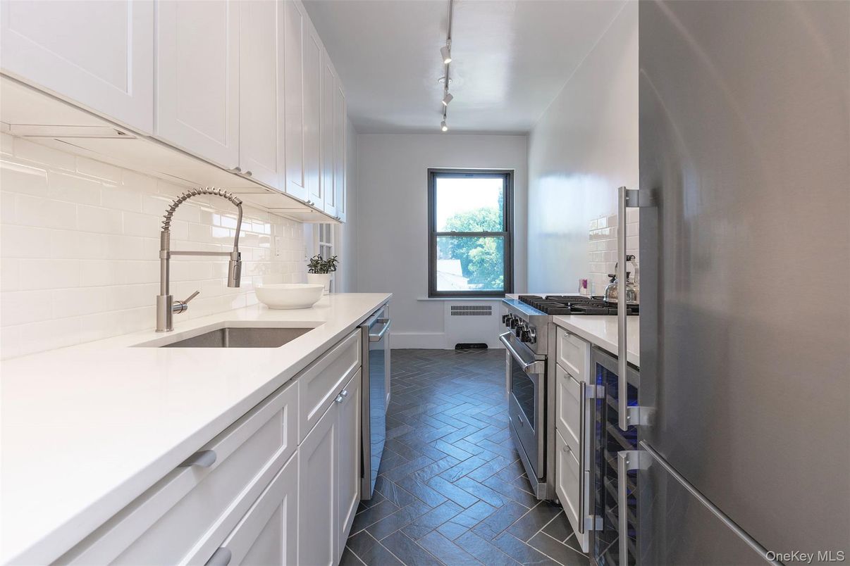 Interior, Kitchen, Stainless Steel Appliances