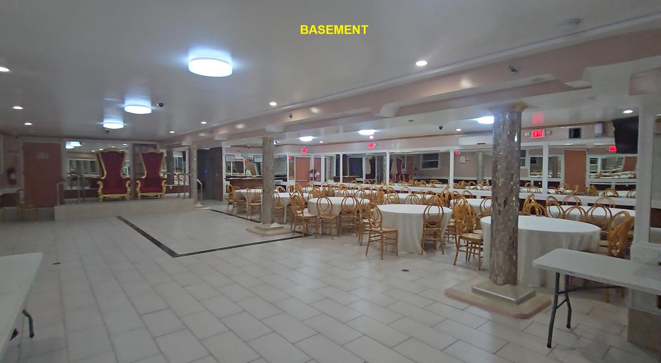 Dining room, Interior, Recessed Lighting