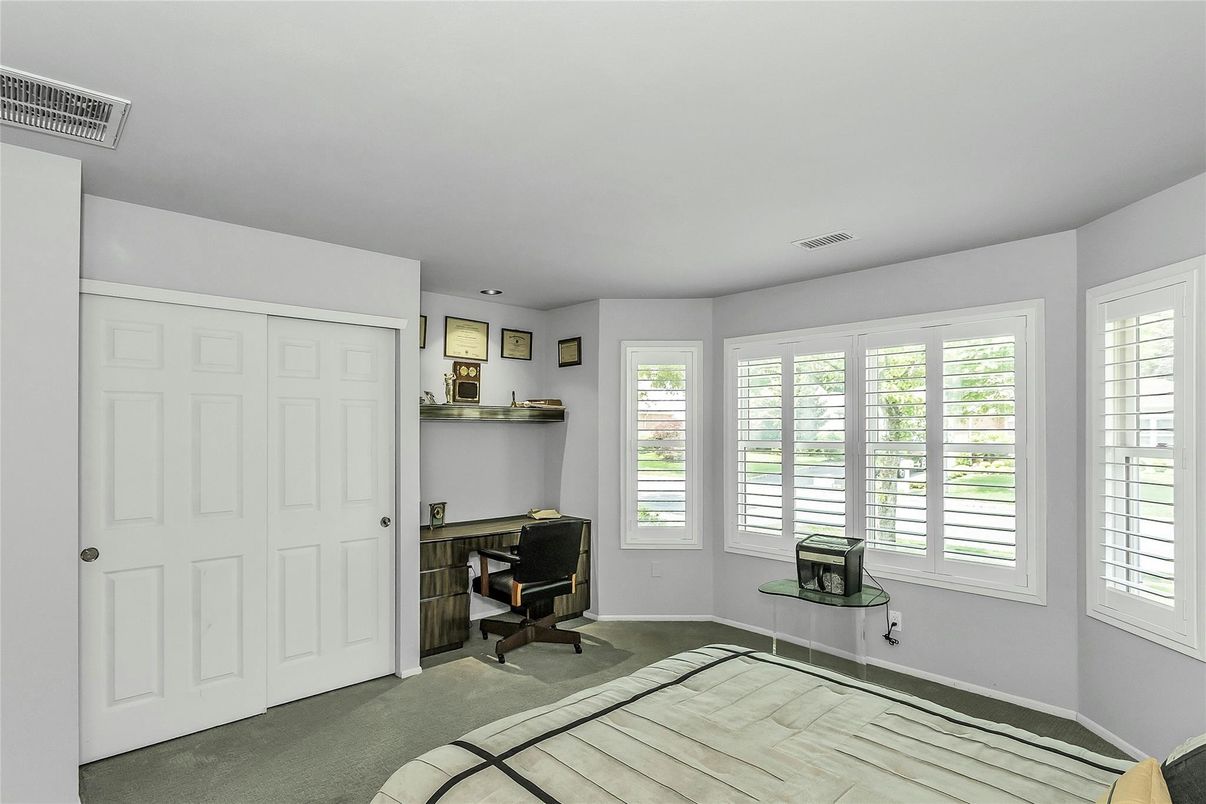 Home Office, Interior