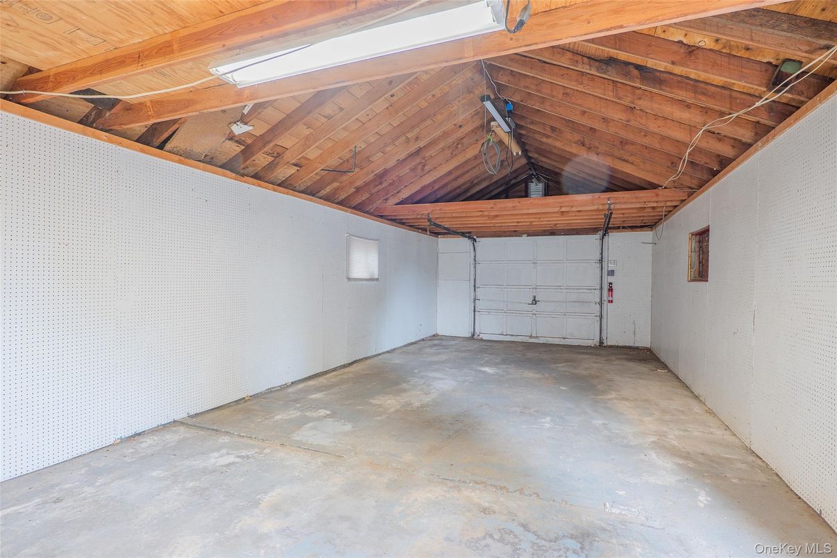 Garage, Interior, Wooden Beams, Wooden Ceilings