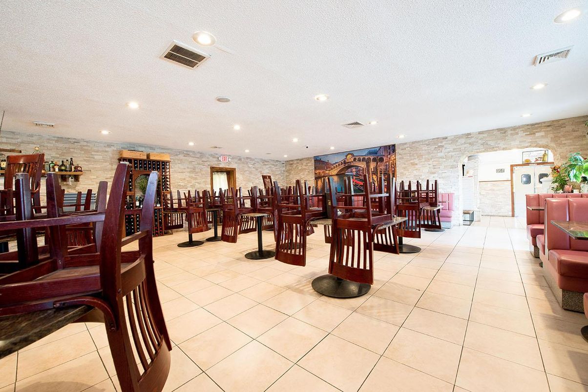 Dining room, Interior, Recessed Lighting, Stone Walls