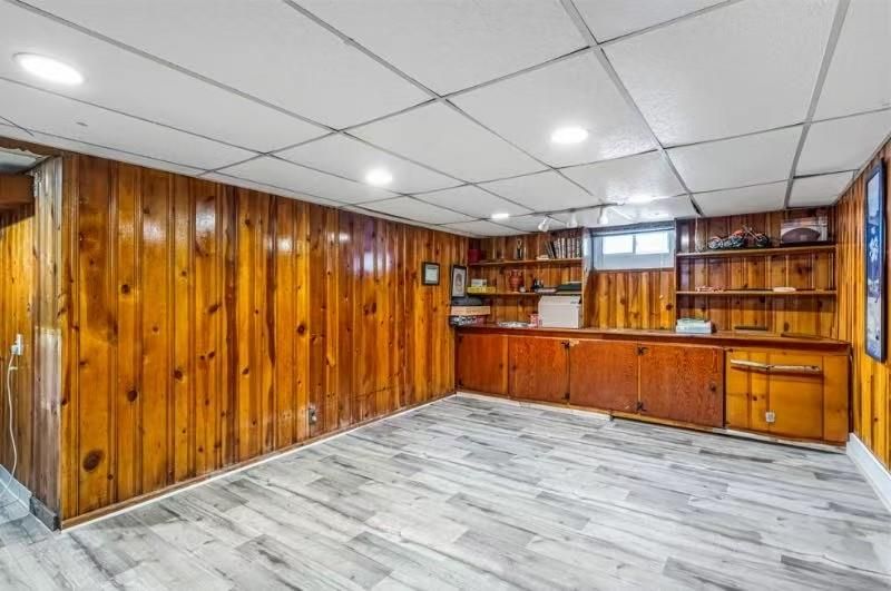 Empty room, Interior, Recessed Lighting, Wood Texture Flooring, Wooden Walls