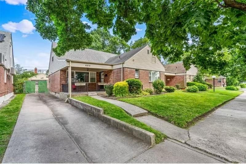 Exterior, Facade, Brick Facade, Cape Cod