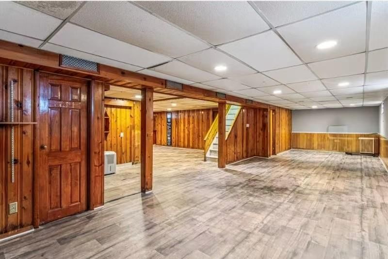 Empty room, Interior, Recessed Lighting, Wood Texture Flooring, Wooden Walls