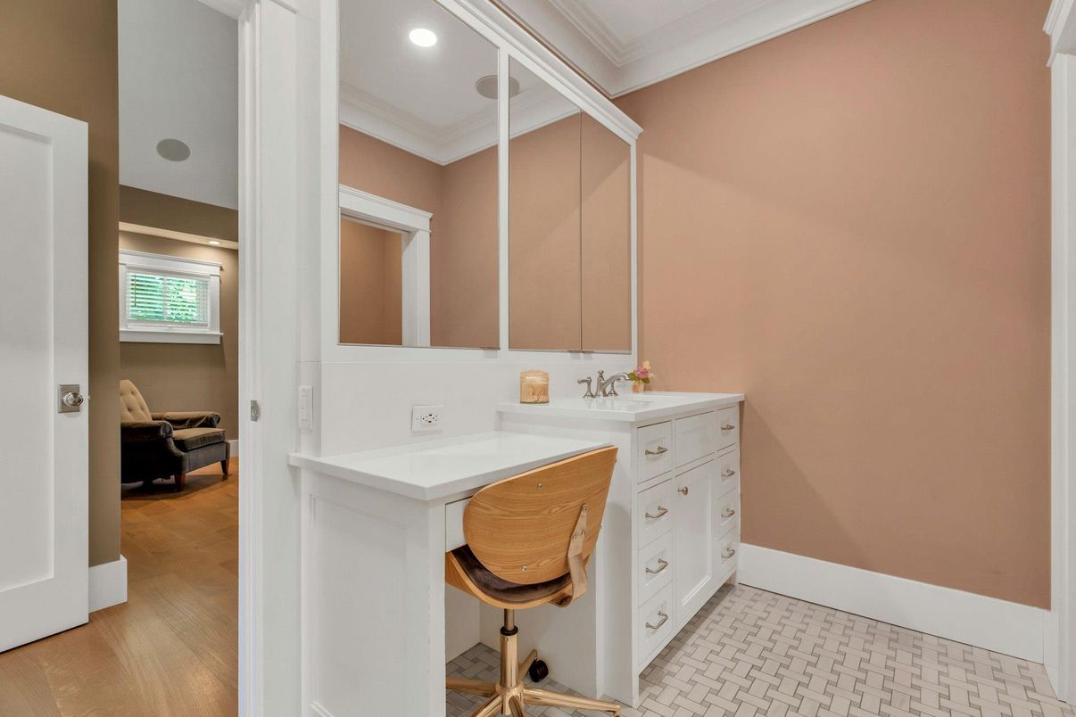 Bathroom, Interior, Recessed Lighting, Wood Texture Flooring