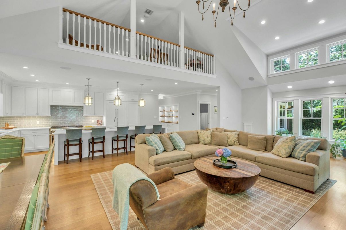 Interior, Kitchen, Living room, Pendant Lights, Recessed Lighting, Wood Texture Flooring