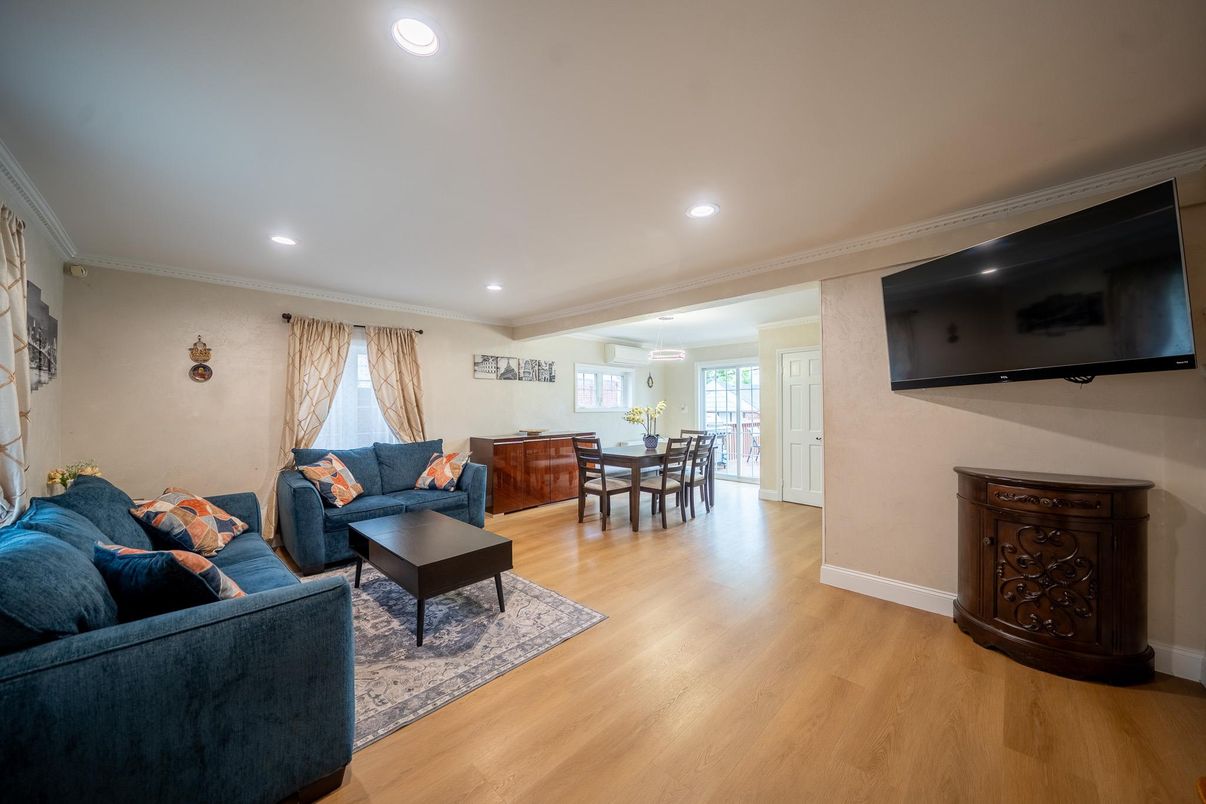 Dining room, Interior, Living room, Recessed Lighting, Wood Texture Flooring