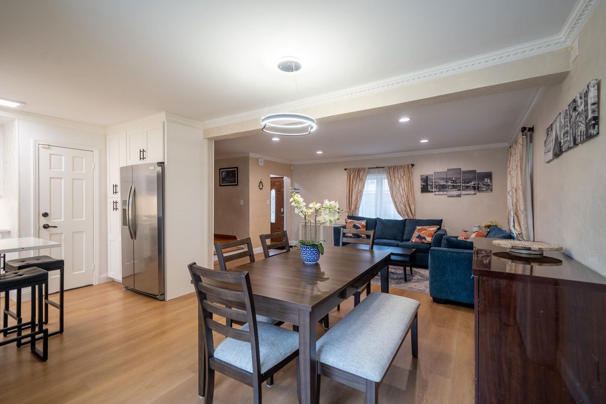 Dining room, Interior, Living room, Pendant Lights, Recessed Lighting, Wood Texture Flooring
