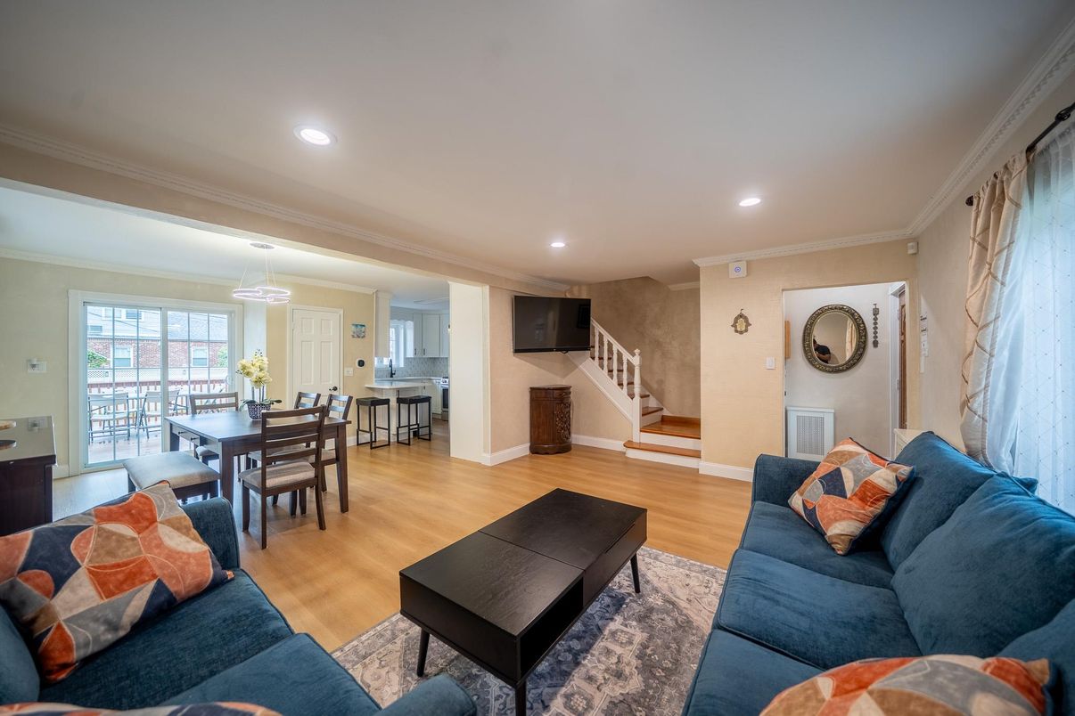 Dining room, Interior, Living room, Pendant Lights, Recessed Lighting, Wood Texture Flooring