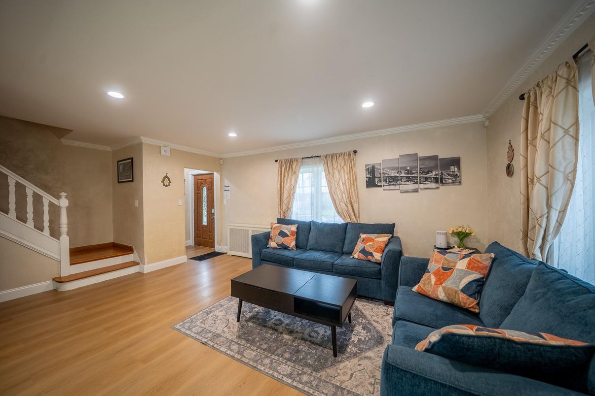 Interior, Living room, Recessed Lighting, Wood Texture Flooring