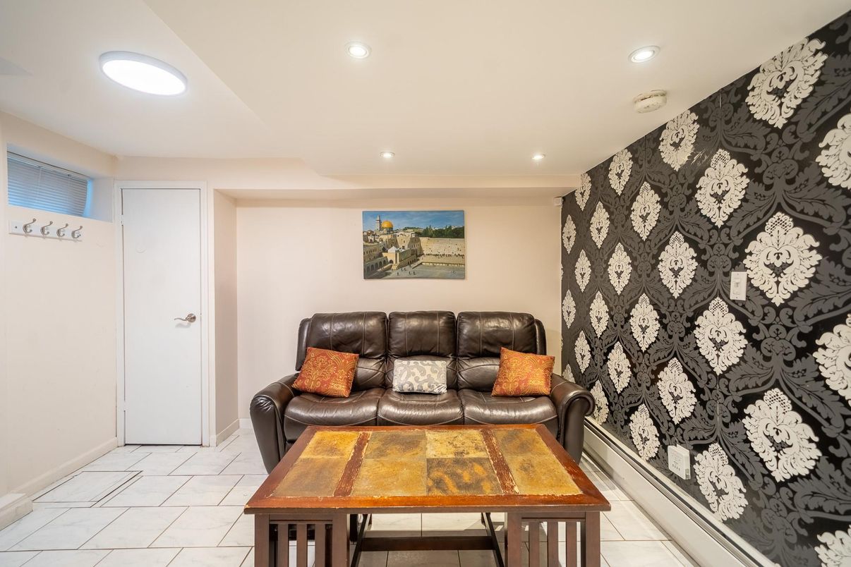 Interior, Recessed Lighting