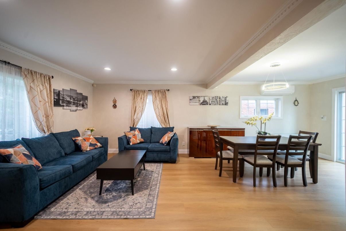 Dining room, Interior, Living room, Pendant Lights, Recessed Lighting, Wood Texture Flooring
