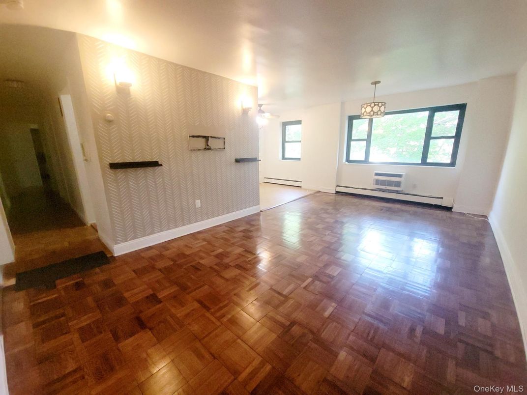 Empty room, Interior, Pendant Lights, Wood Texture Flooring