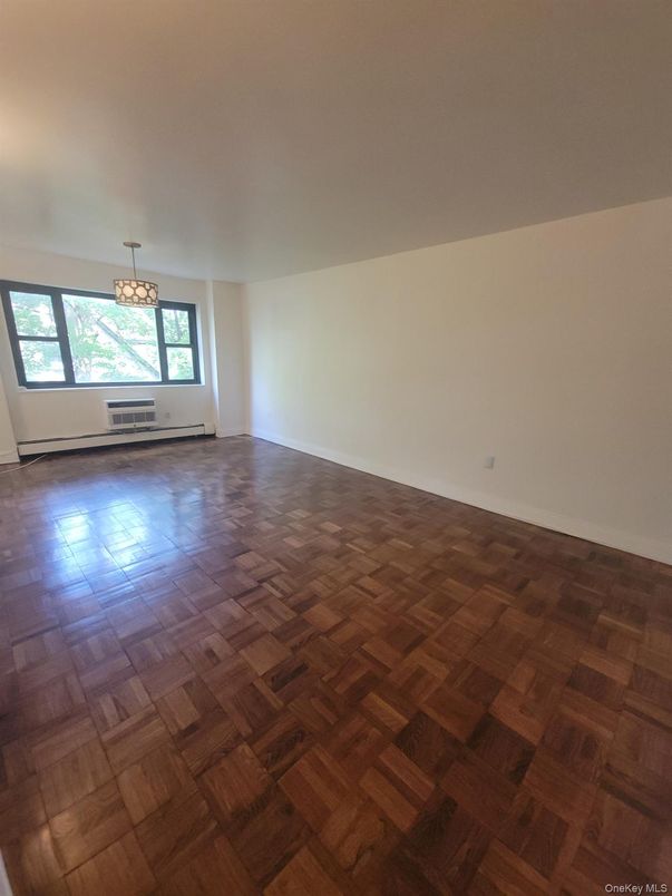 Empty room, Interior, Pendant Lights, Wood Texture Flooring