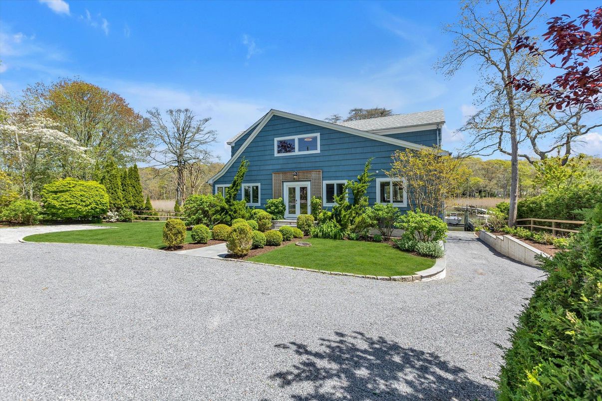 Backyard, Exterior, Facade, Queen Anne Victorian