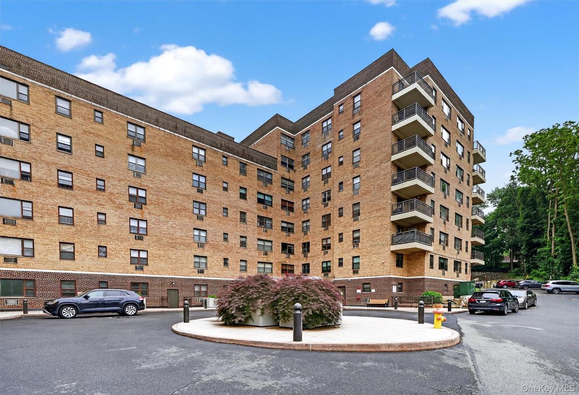 Exterior, Facade, Condo Building