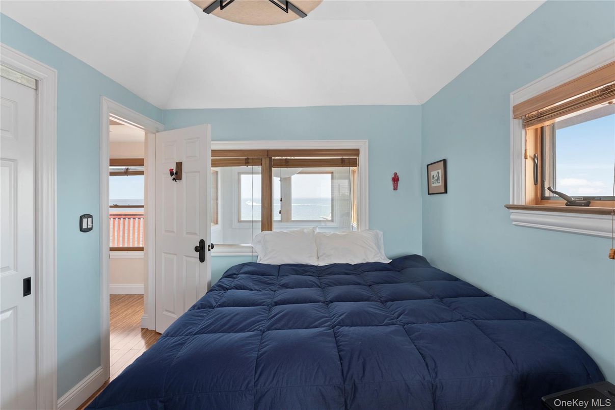 Bedroom, Interior, Water, Wood Texture Flooring