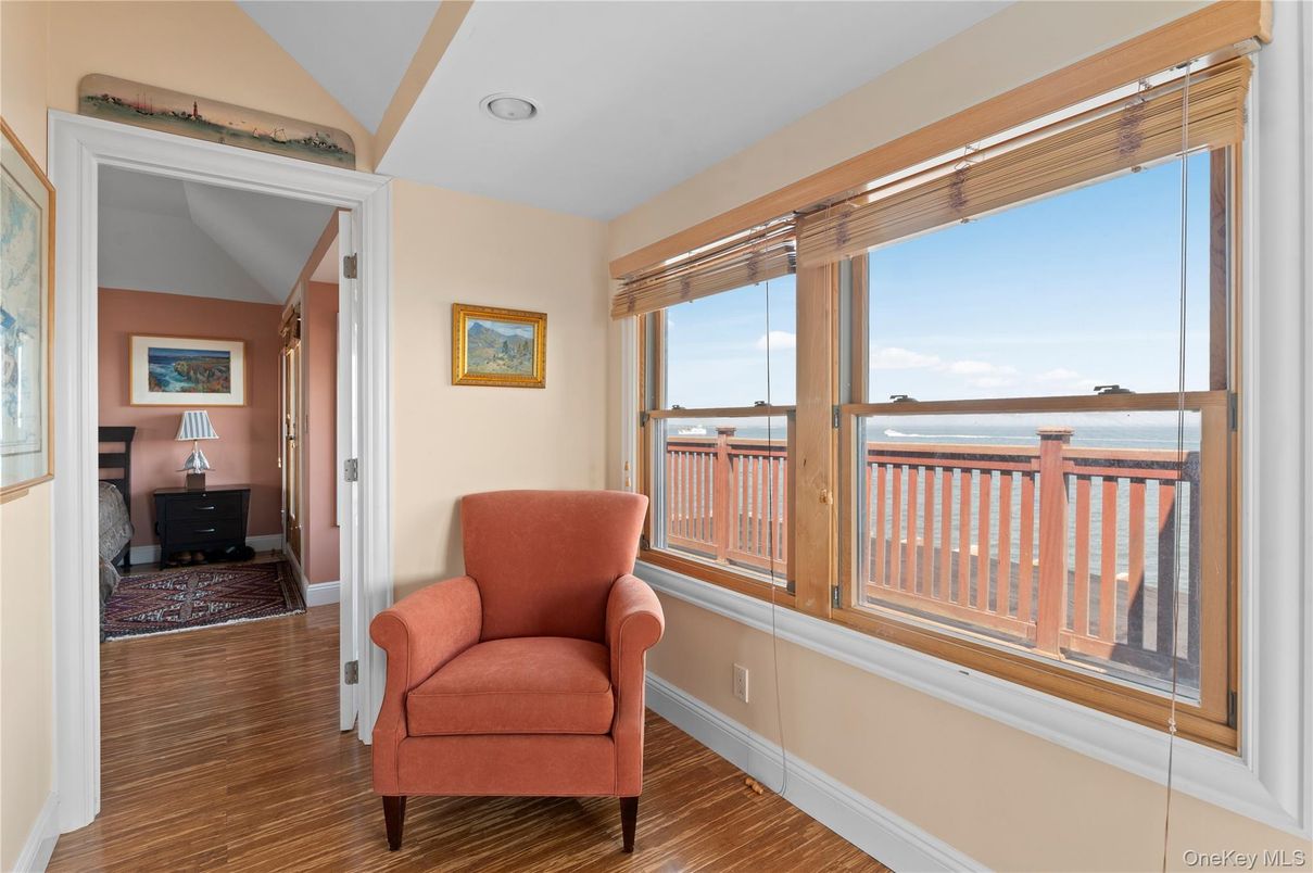 Interior, Recessed Lighting, Water, Wood Texture Flooring