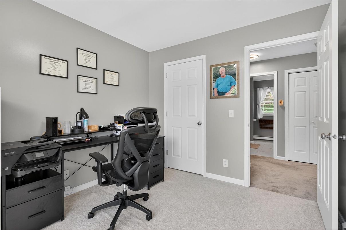 Home Office, Interior