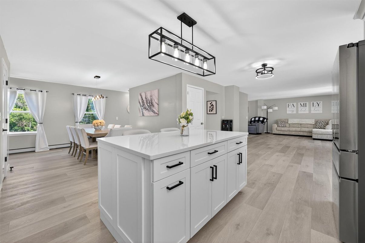Dining room, Interior, Kitchen, Pendant Lights, Wood Texture Flooring