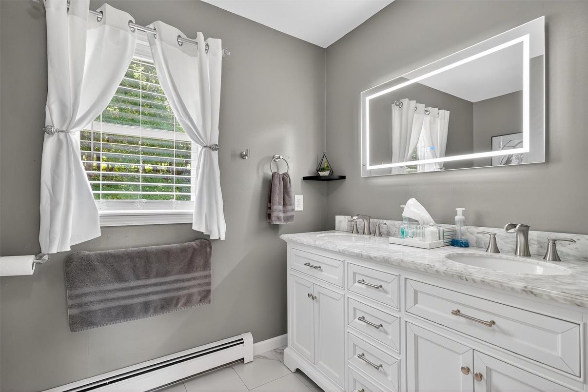Bathroom, Dual Sink Vanities, Interior