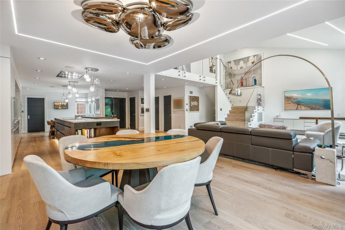 Chandelier, Dining room, Interior, Living room, Recessed Lighting, Wood Texture Flooring